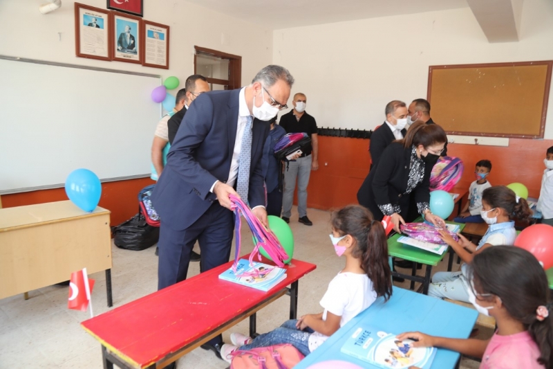 BAŞKAN KUŞ’TAN ÖĞRENCİLERE EĞİTİM VE KIRTASİYE MALZEMESİ DESTEĞİ.