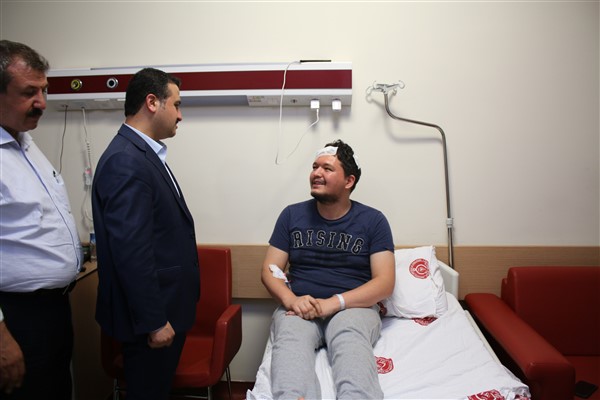 Başkan Yıldız Darp Edilen Doktoru Ziyaret Etti