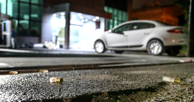 Bayrampaşa'da Yeni Şafak ve Yeni Akit Gazetelerine Molotoflu ve Silahlı Saldırı