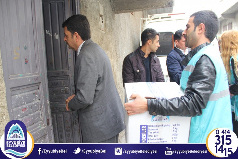 BELEDİYEMİZ DAR GELİRLİ AİLELERE ULAŞMAYA DEVAM EDİYOR