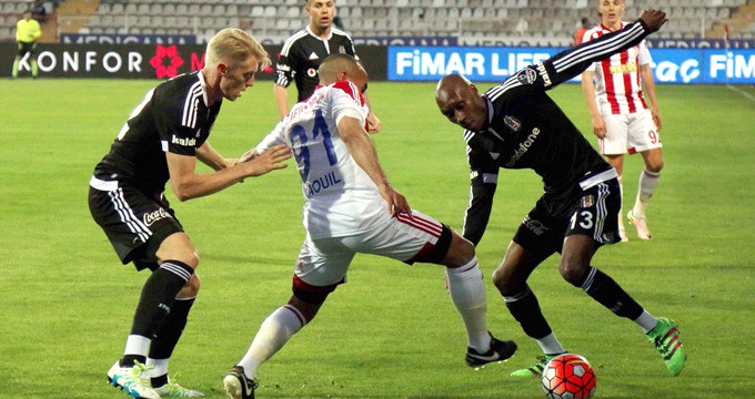 Beşiktaş, Deplasmanda Sivasspor'u 2-1 Yendi