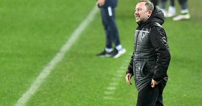 Beşiktaş, Sergen Yalçın'a 1.5 yıl için 1.3 milyon euro ödeyecek