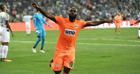 Beşiktaş’ın yeni transferi Vagner Love İstanbul’da!