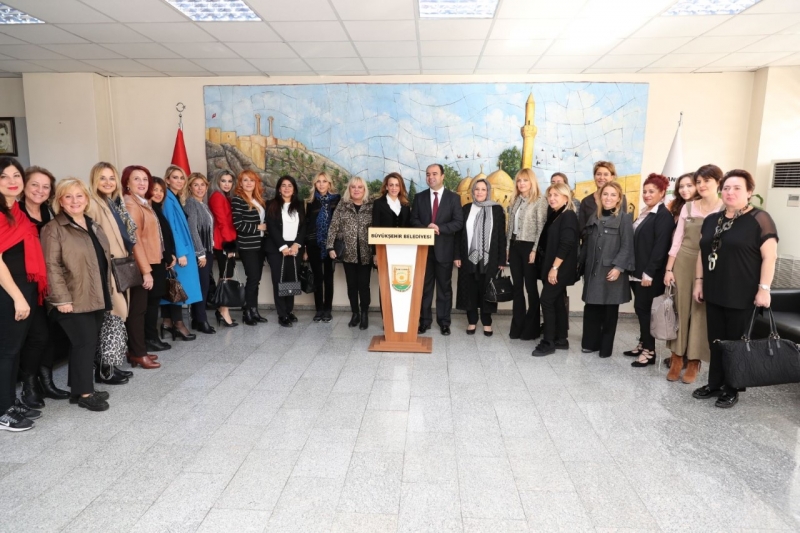 BEYOĞLU BELEDİYE BAŞKANI İLE YILDIZ SARAYI VAKFI YÖNETİCİLERİNDEN BÜYÜKŞEHİR BELEDİYESİNE ZİYARET