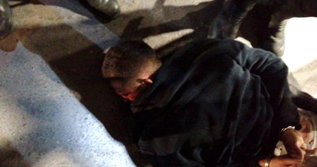Beyoğlu'nda iki polisi yaralayan saldırgan, hastanede öldü