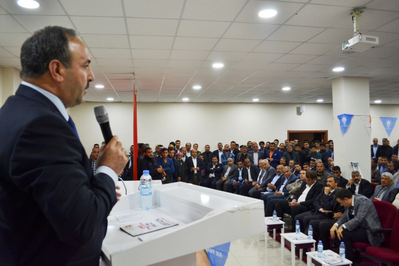 “Birlik ve beraberlik için EVET” konferansında konuşan AK Vekil Özcan;