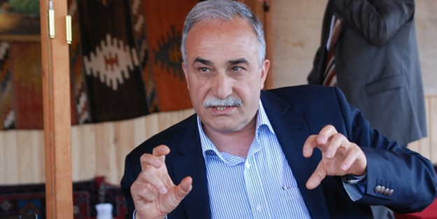 Bizi engellemek isteyenlere fırsat vermemek içinkardeşliğimizi, birlik ve beraberliğimizi daha çok güçlendireceğiz