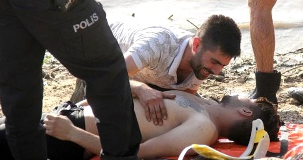 Boğulan kardeşinin cansız bedenine sarılan ağabeyin feryadı yürekleri dağladı