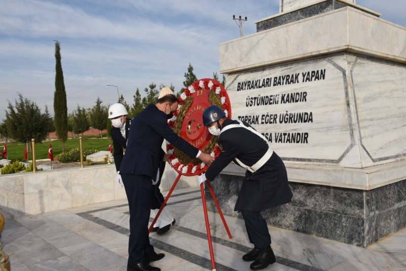 Cumhuriyetimizin kurucusu Gazi Mustafa Kemal Atatürk, vefatının 83’üncü yıl dönümünde Şanlıurfa’da düzenlenen programlarla anıldı.