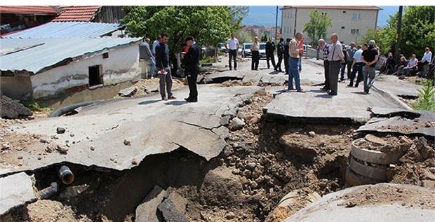 Su Içeren borusu bomba olası patladı