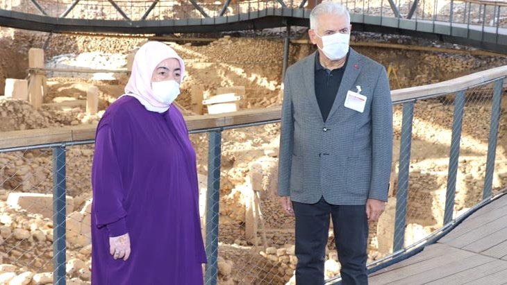 Koronavirüsü yenen Binali Yıldırım ve eşi Semiha Yıldırım, ilk ziyaretini Göbeklitepe'ye yaptı