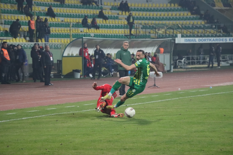 Şanlıurfaspor sezonun en iyi futbolla oynadı 1-1