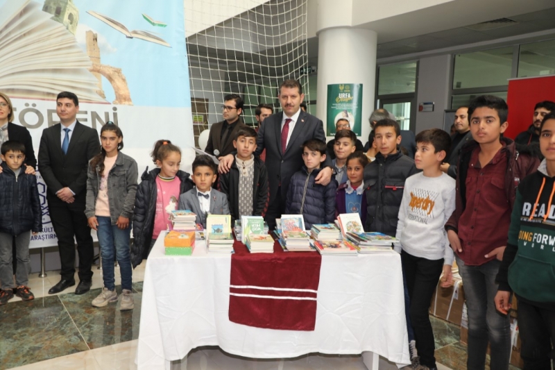 Vali Salih Ayhan, Köy Okul Kütüphaneleri Kitapsız Kalmasın Projesi Kapsamında 30.000 Kitap Dağıtımı Törenine Katıldı