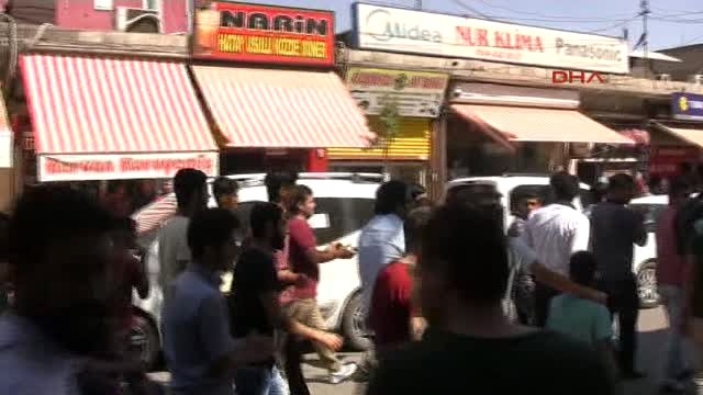 Viranşehir de  Elektrik Kesintilerine Tepki Gösteren Gruba Polis Müdahalesi