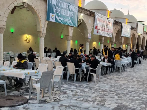 Şanlıurfa haliliye belediyesi bugün tirit dağıtımı yaptı
