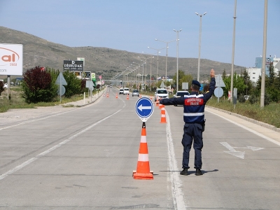 Şanlıurfa'da jandarma ekiplerince yol uygulaması: 41 gözaltı