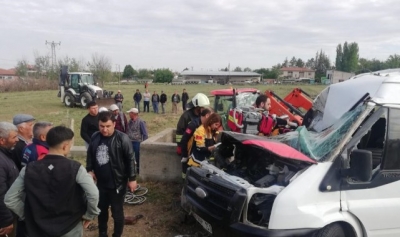 Şanlıurfa'dan Konya'ya tarlada çalışmaya gelen trafik kazası geçirdi.